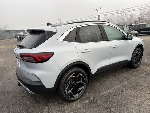 New 2026 Ford Escape Platinum w/ Premium Technology Package AWD/4WD image 4