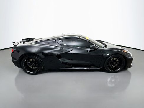 Used 2025 Chevrolet Corvette Z06 RWD image 9