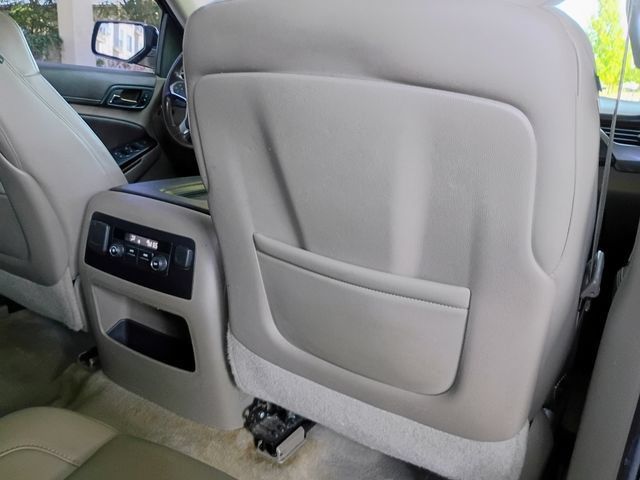 Used 2015 Chevrolet Suburban LT RWD image 54