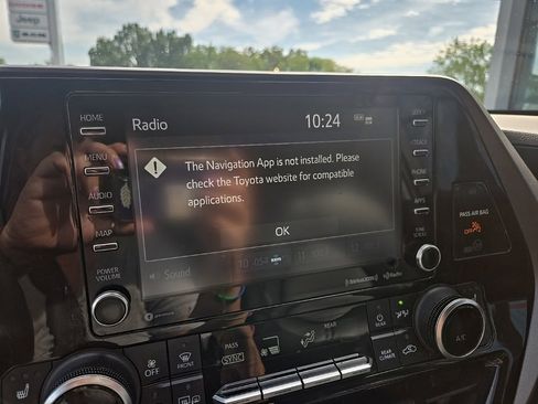 Used 2022 Toyota Highlander XLE image 56