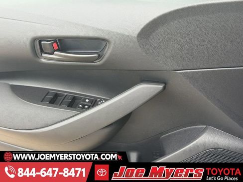 Used 2025 Toyota Corolla LE image 25