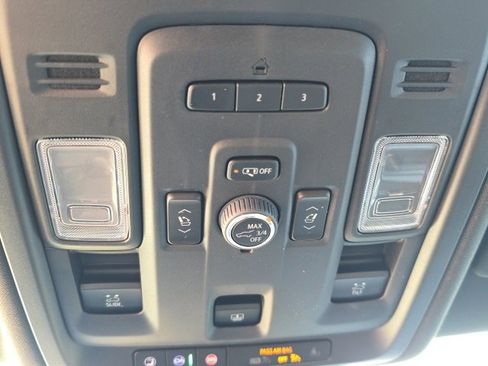 Used 2023 Cadillac Escalade ESV Premium Luxury w/ LPO, Radiant Package image 32