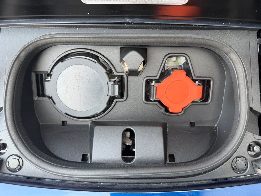 Used 2025 Nissan Leaf S FWD image 40