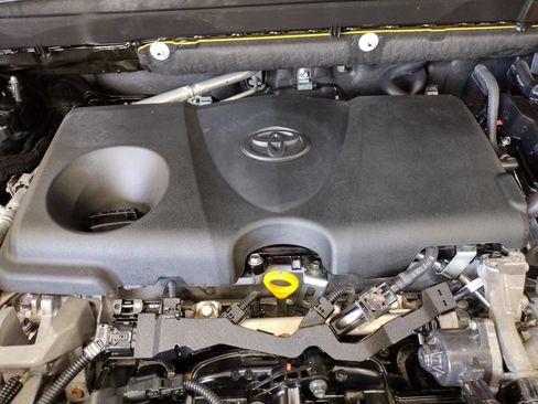 Used 2022 Toyota Venza Limited w/ Advanced Technology Package AWD/4WD image 7