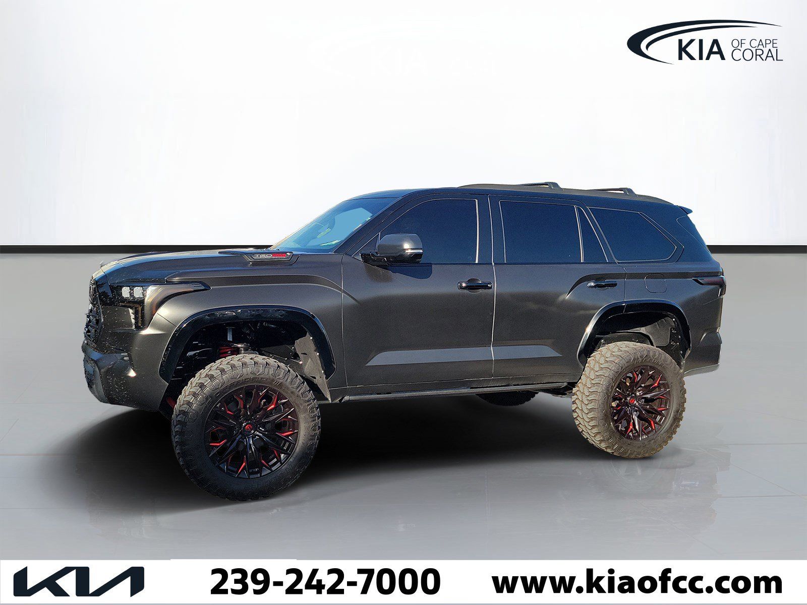 Used 2023 Toyota Sequoia TRD Pro AWD/4WD image 4