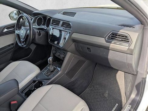 Used 2021 Volkswagen Tiguan SE R-Line FWD image 18