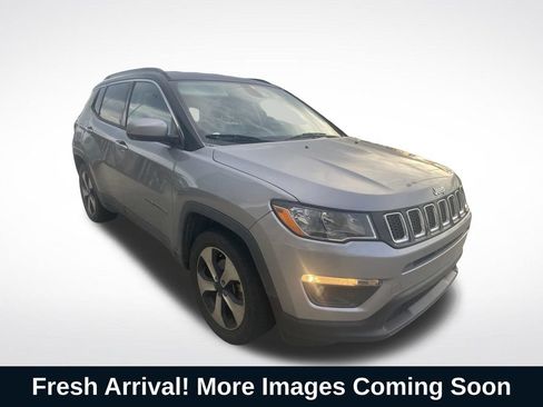 Used 2018 Jeep Compass Latitude w/ Popular Equipment Group FWD image 1