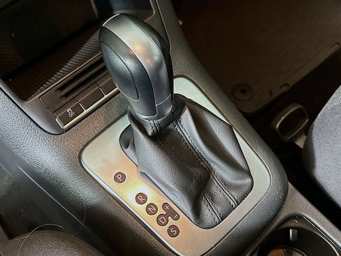 Used 2017 Volkswagen Tiguan S FWD image 23