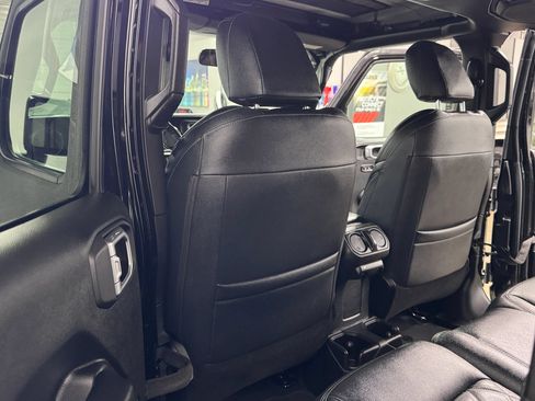 Used 2019 Jeep Wrangler Unlimited Sport S AWD/4WD image 18