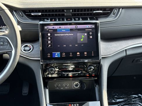 New 2025 Jeep Grand Cherokee Limited image 16