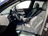Certified 2025 Porsche Macan image 5