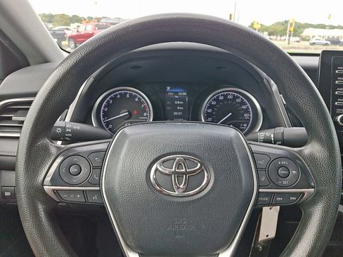 Used 2021 Toyota Camry LE FWD image 19