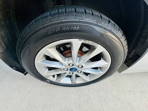 Used 2017 Ford Fusion SE FWD image 31