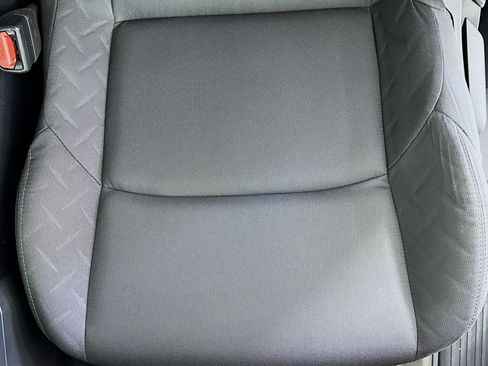 Certified 2025 Toyota Tacoma SR5 AWD/4WD image 18