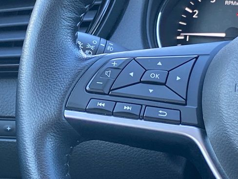 Used 2021 Nissan Rogue Sport SV image 8