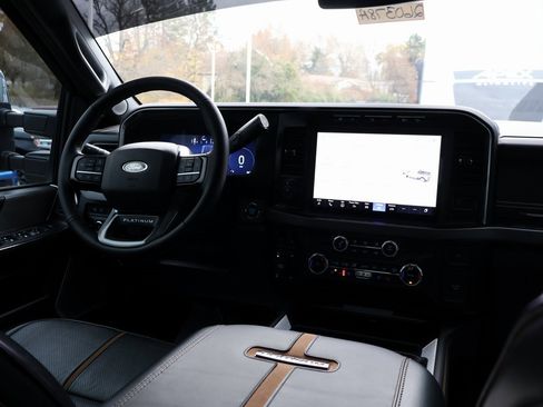 Used 2023 Ford F250 Platinum w/ FX4 Off-Road Package image 31
