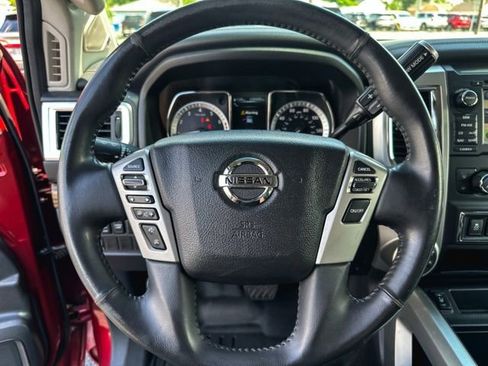 Used 2017 Nissan Titan SL AWD/4WD image 16