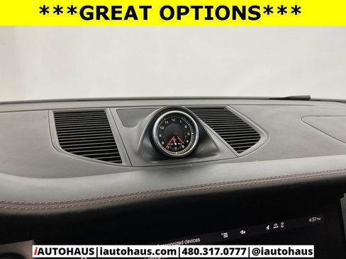 Used 2021 Porsche Macan image 24