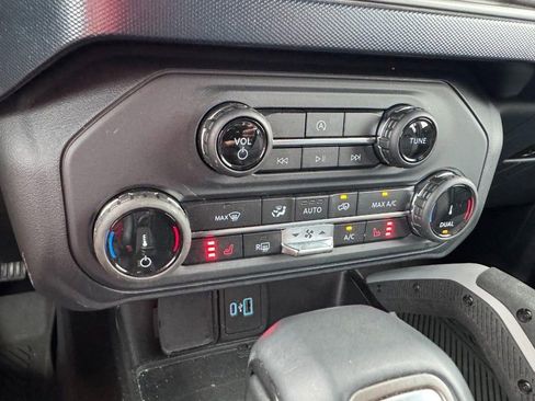 Used 2022 Ford Bronco Outer Banks AWD/4WD image 18