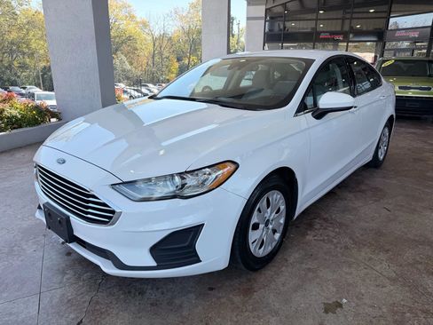 Used 2019 Ford Fusion S image 3