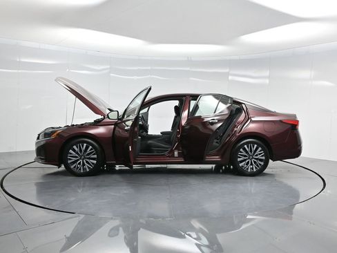 Used 2024 Nissan Altima 2.5 SV image 53