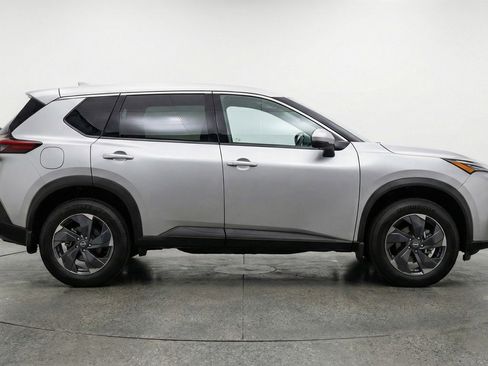 Used 2025 Nissan Rogue SV AWD/4WD image 11