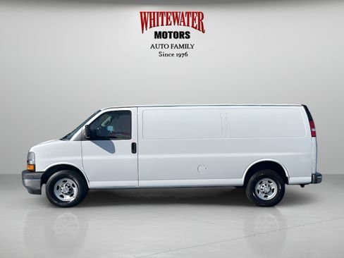 Used 2019 Chevrolet Express 3500 Extended w/ Driver Convenience Package RWD image 2