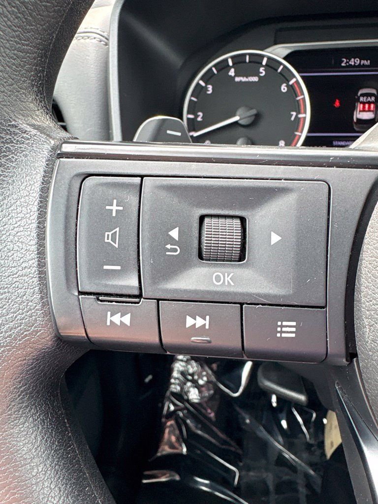 Used 2024 Nissan Rogue S FWD image 18