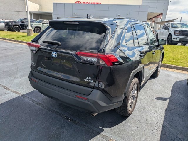 Used 2024 Toyota RAV4 LE AWD/4WD image 5
