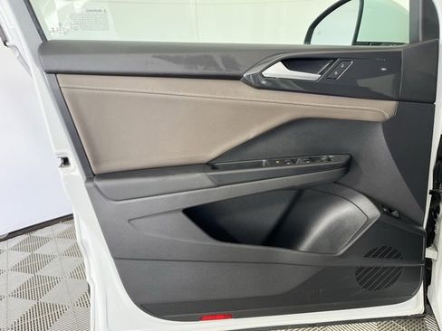 Used 2022 Volkswagen Taos SEL image 10