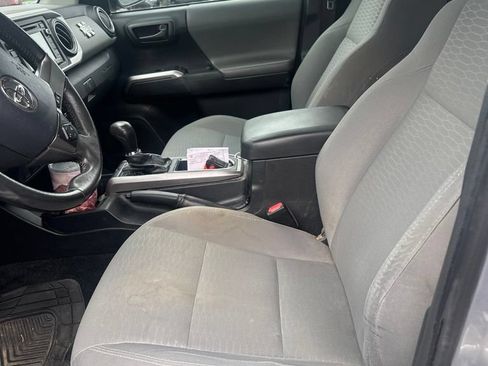 Used 2019 Toyota Tacoma SR5 RWD image 3