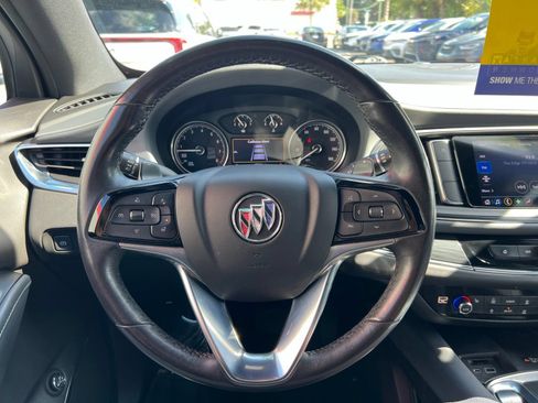 Used 2023 Buick Enclave Essence FWD image 31