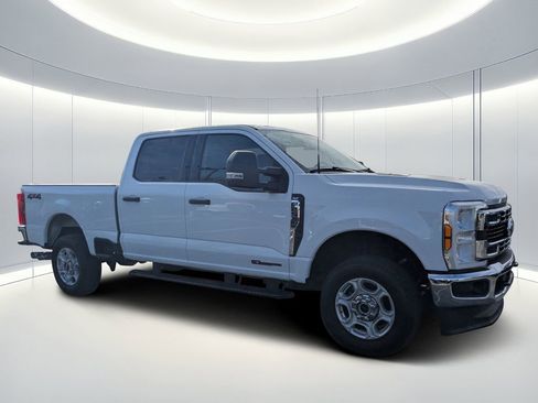 Used 2025 Ford F250 XLT image 2
