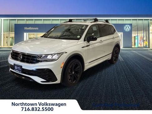 Certified 2024 Volkswagen Tiguan SE R-Line AWD/4WD image 1