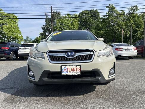 Used 2017 Subaru Crosstrek 2.0i Limited AWD/4WD image 2