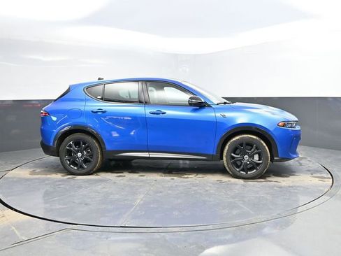 Used 2024 Dodge Hornet R/T Plus w/ Tech Pack Plus w/o Parking image 12