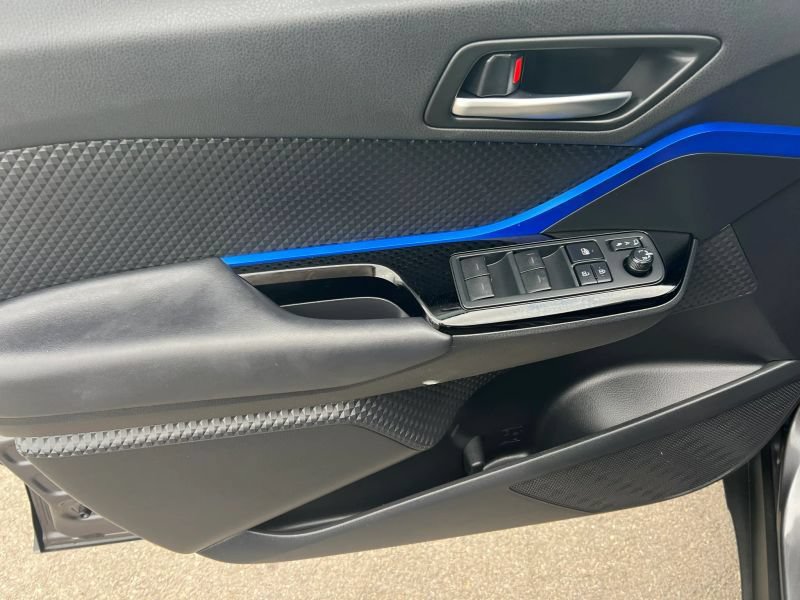 Used 2021 Toyota C-HR XLE FWD image 20