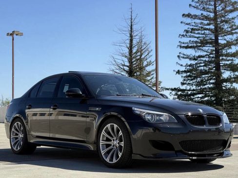 Used 2010 BMW M5 RWD image 43