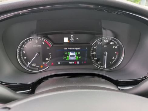 Certified 2024 Cadillac XT6 Premium Luxury w/ LPO, Floor Liner Package AWD/4WD image 22