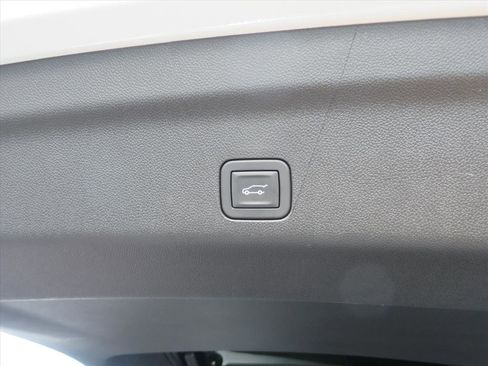 Used 2025 GMC Yukon Denali Ultimate image 43