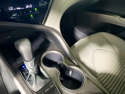 Used 2024 Toyota Camry SE FWD image 24