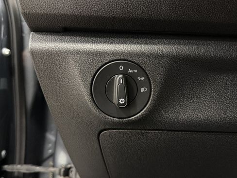 Used 2019 Volkswagen Jetta SE w/ Cold Weather Package FWD image 20