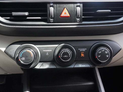 Used 2022 Kia Forte LXS w/ LXS Technology Package FWD image 45