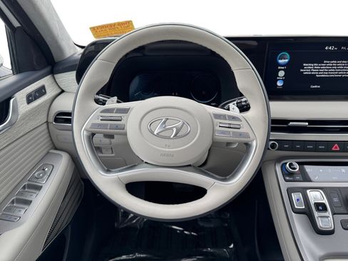Used 2025 Hyundai Palisade Calligraphy image 12