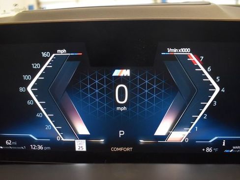 Used 2024 BMW X7 xDrive40i w/ M Sport Package AWD/4WD image 26