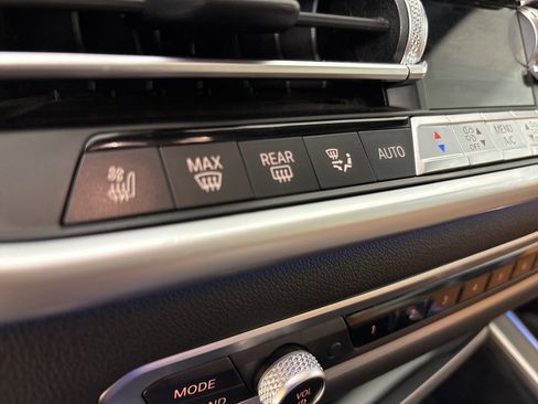 Used 2022 BMW X5 xDrive45e w/ M Sport Package image 33