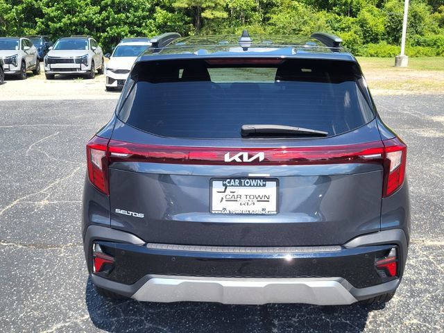 Certified 2025 Kia Seltos EX FWD image 3