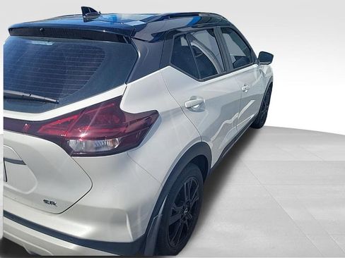 Used 2023 Nissan Kicks SR w/ SR Premium Package image 3