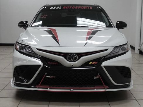 Used 2019 Toyota Camry XSE image 5