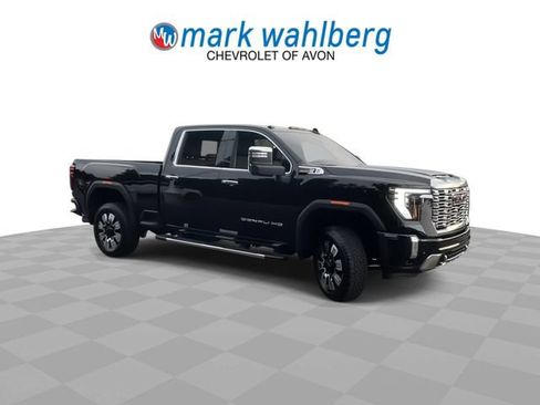 Used 2025 GMC Sierra 2500 Denali w/ Max Trailering Package AWD/4WD image 2